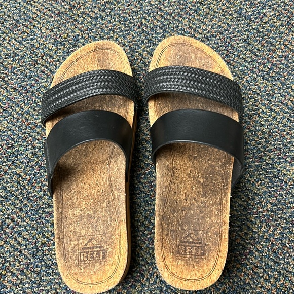 Reef sandals - Picture 1 of 3